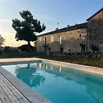 Domaine Lagarriere Apartament